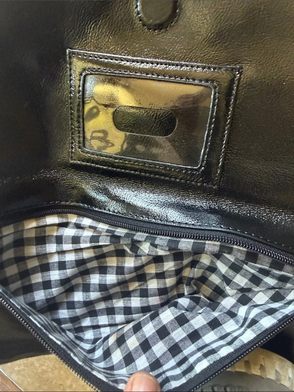 HOBO black leather fold over clutch preowned good condition